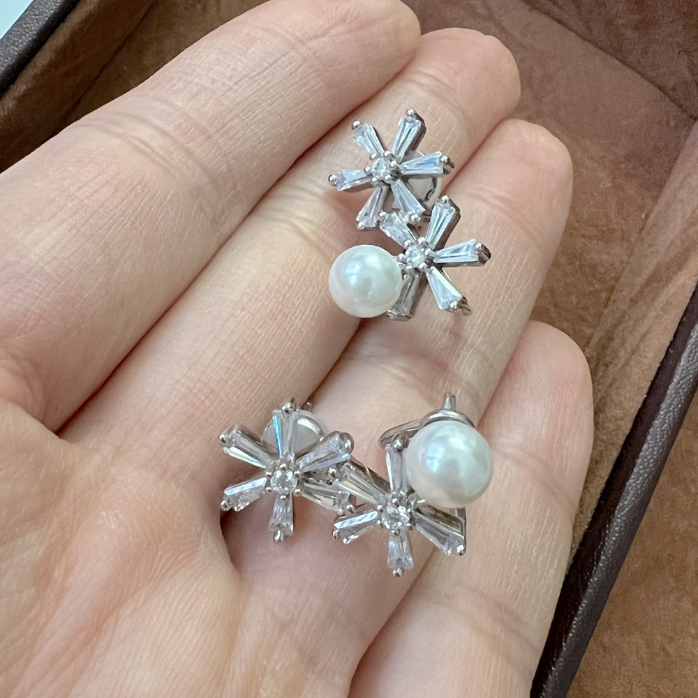 HEFANG snowflake earrings